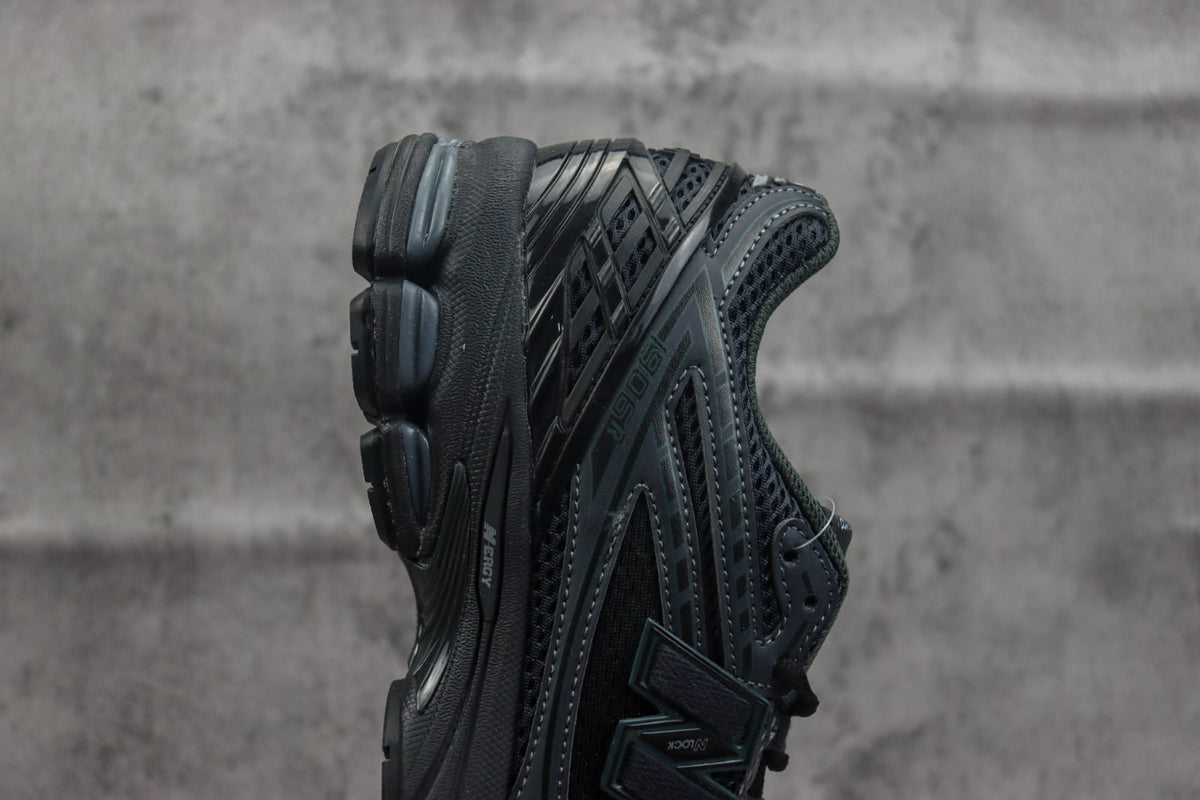 New Balance 1906R - Comme des Garcons Homme en negro