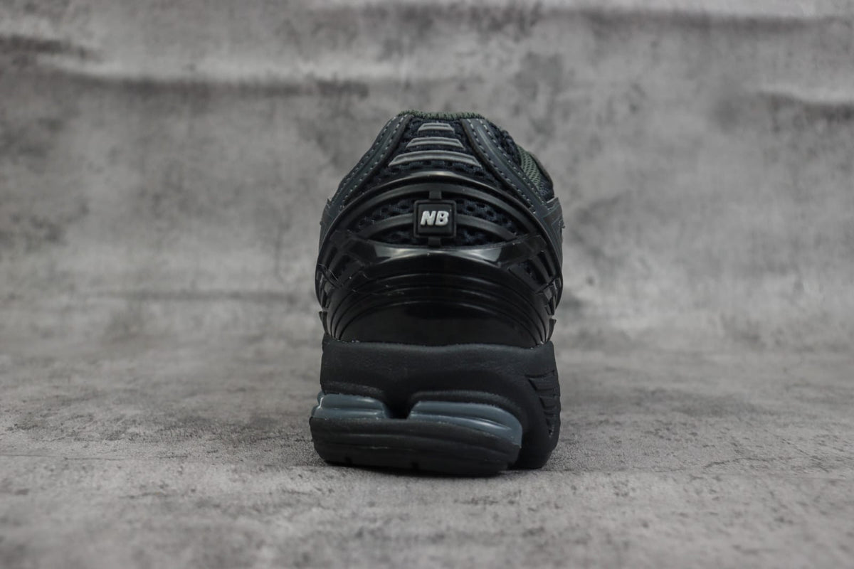 New Balance 1906R - Comme des Garcons Homme en negro