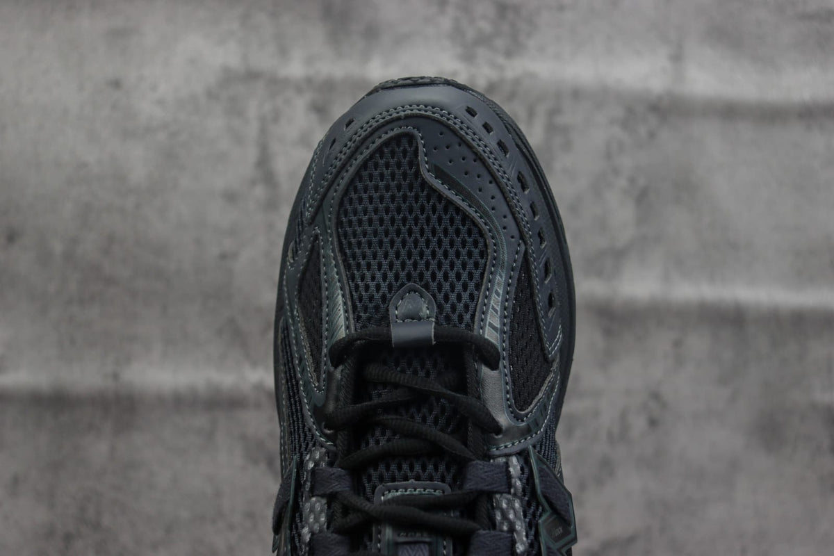 New Balance 1906R - Comme des Garcons Homme en negro